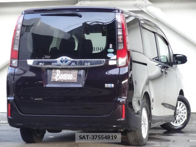 Toyota NOAH 2015-06 8054429-1