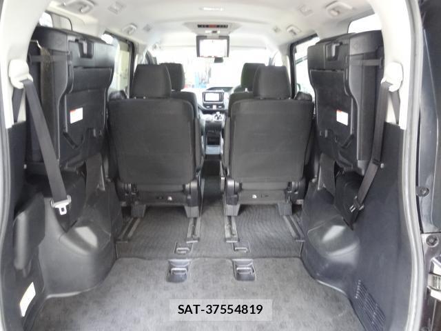Toyota NOAH 2015-06 8054429-10
