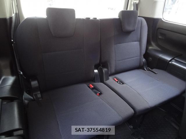 Toyota NOAH 2015-06 8054429-12