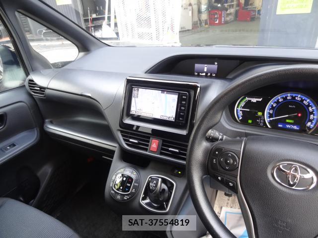 Toyota NOAH 2015-06 8054429-13