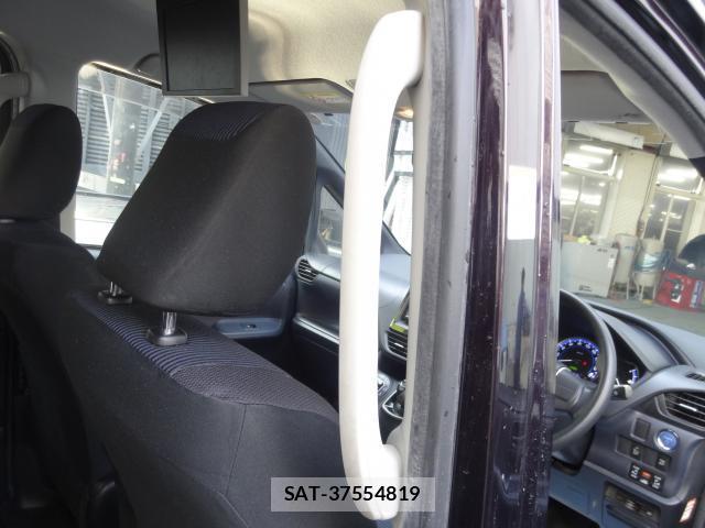 Toyota NOAH 2015-06 8054429-18