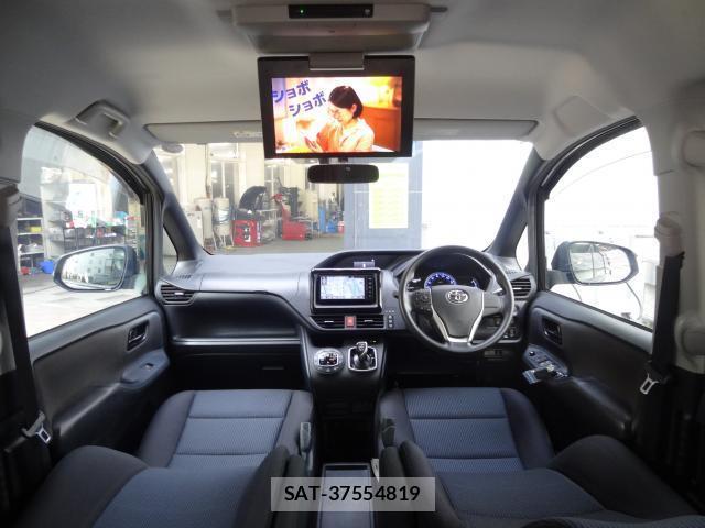 Toyota NOAH 2015-06 8054429-2
