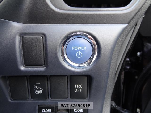 Toyota NOAH 2015-06 8054429-7