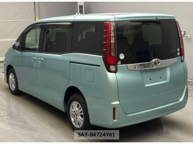 Toyota NOAH 2016-03 8054621-4