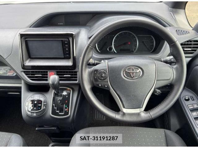 Toyota NOAH 2015-10 8054623-2