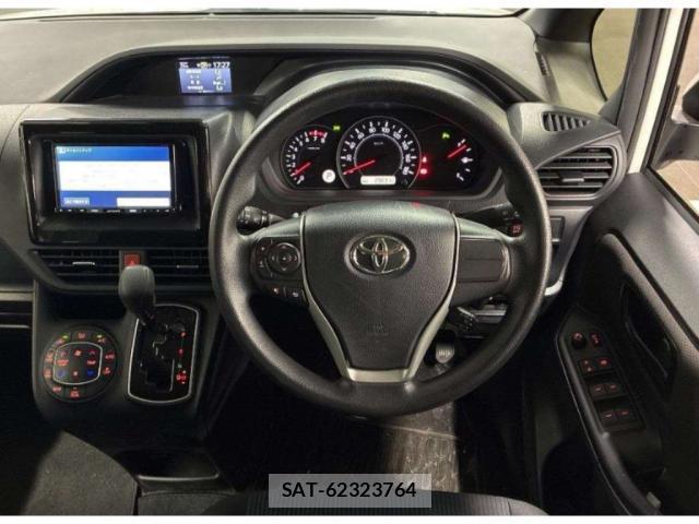 Toyota NOAH 2021 8054645-2