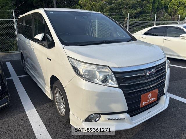 Toyota NOAH 2016-04 8054861-0