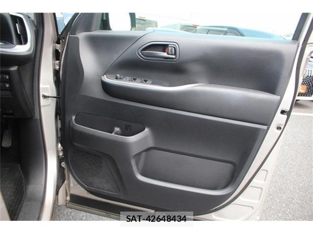 Toyota NOAH 2022-04 8054931-16