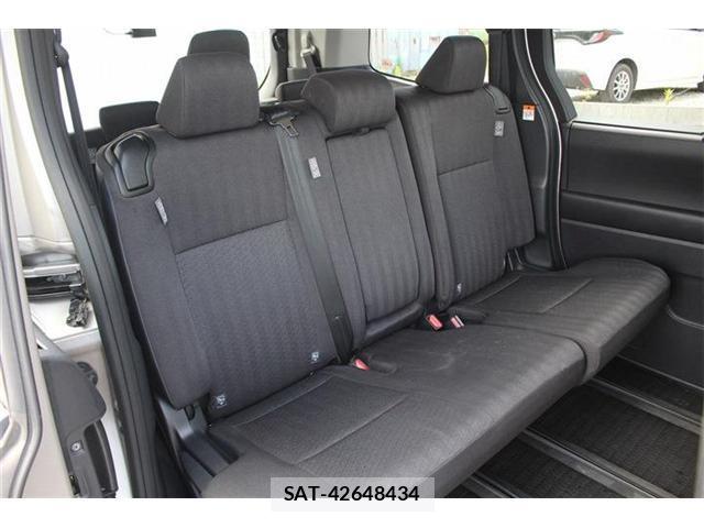 Toyota NOAH 2022-04 8054931-18