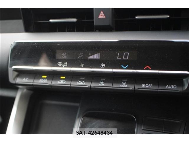 Toyota NOAH 2022-04 8054931-6