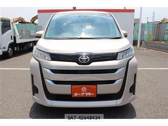 Toyota NOAH 2022-04 8054931-7