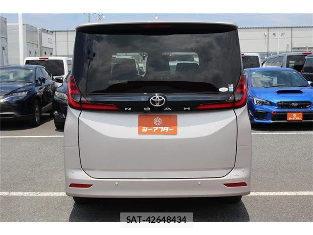Toyota NOAH 2022-04 8054931-9
