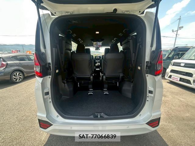 Toyota NOAH 2026-02 8055168-18