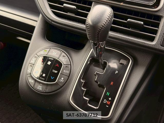Toyota NOAH 2017-02 7816210-14