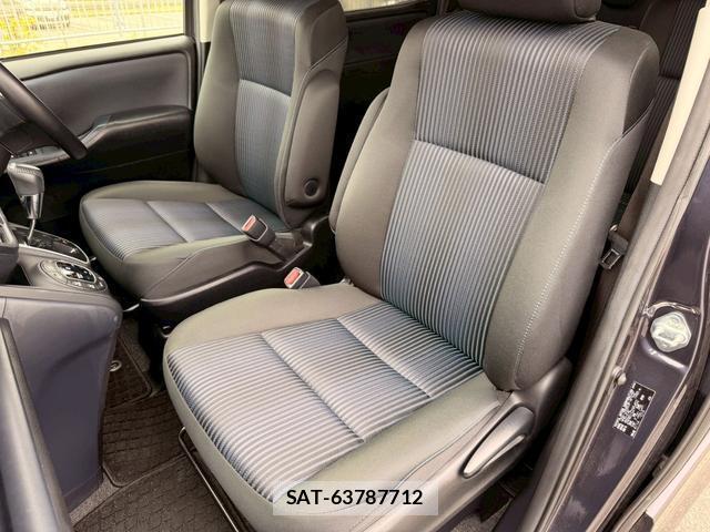 Toyota NOAH 2017-02 7816210-3