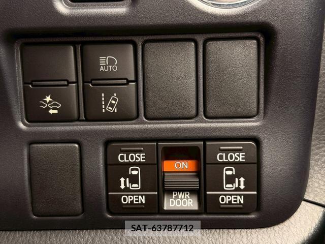 Toyota NOAH 2017-02 7816210-4