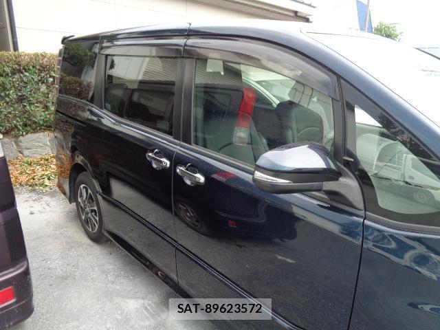Toyota NOAH 2019-09 8055718-16
