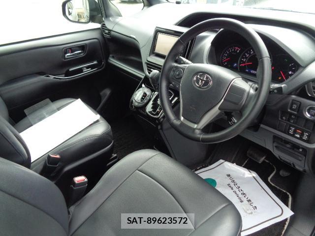 Toyota NOAH 2019-09 8055718-4