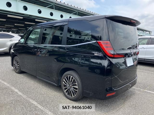 Toyota NOAH 2024-03 8055816-1