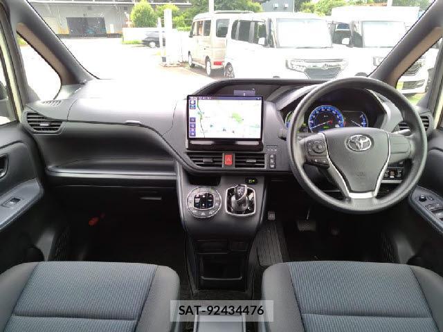 Toyota NOAH 2016-03 8056059-2