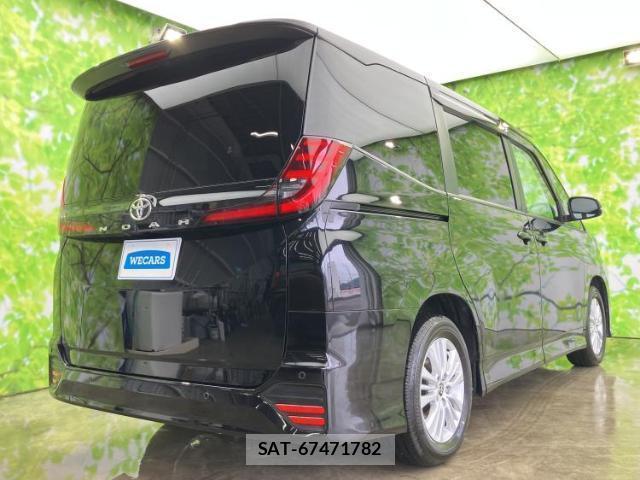 Toyota NOAH 2022-11 8056156-2