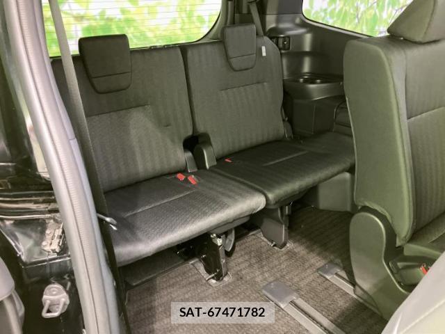 Toyota NOAH 2022-11 8056156-5