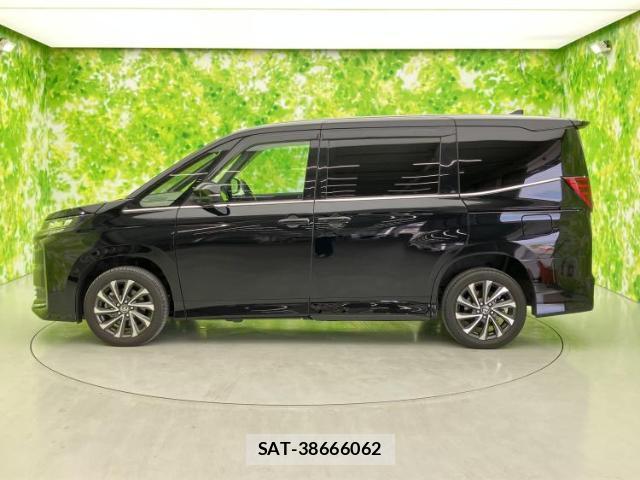 Toyota NOAH 2024-01 8056184-1