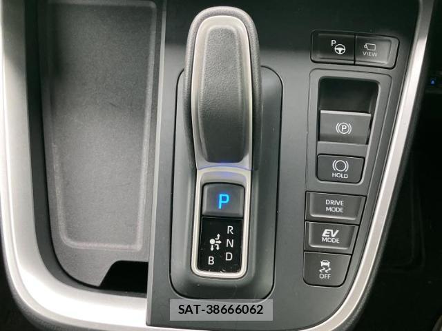 Toyota NOAH 2024-01 8056184-17