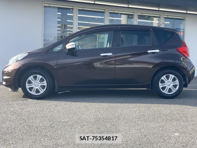 Nissan NOTE 2016-11 8055625-9