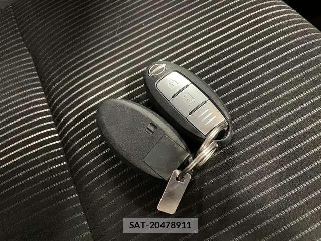 Nissan NOTE 2022-04 8055923-6