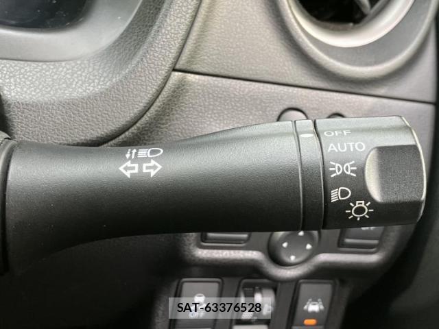 Nissan NOTE 2018-03 8056096-14