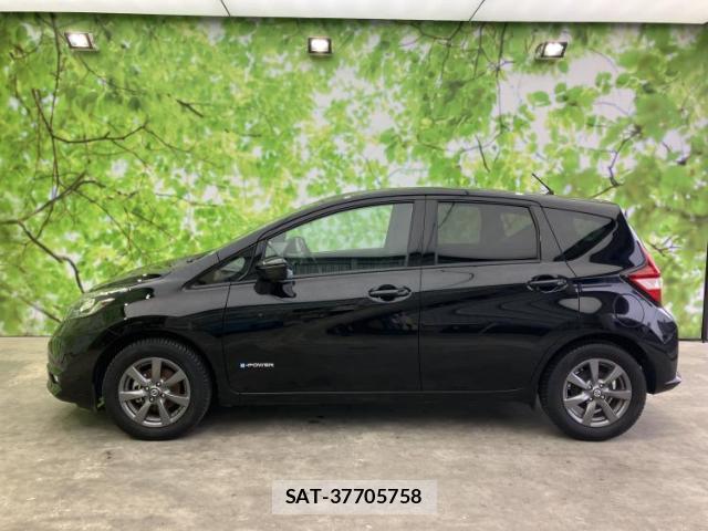 Nissan NOTE 2018-03 8056222-1