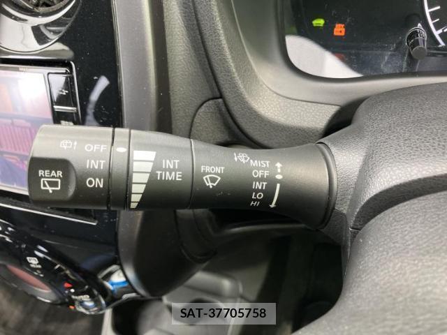 Nissan NOTE 2018-03 8056222-16