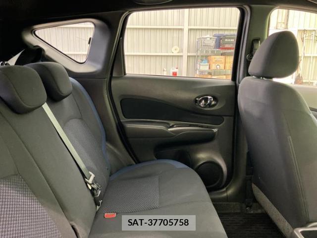 Nissan NOTE 2018-03 8056222-4
