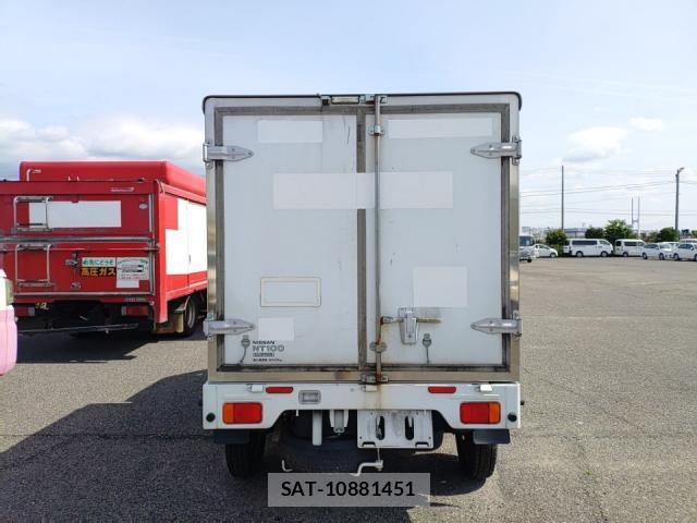 Nissan CLIPPER TRUCK 2018-06 8055235-3