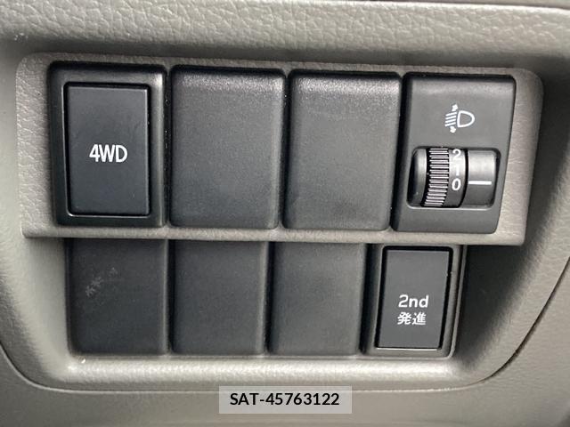 Nissan CLIPPER VAN 2018-07 8008557-6