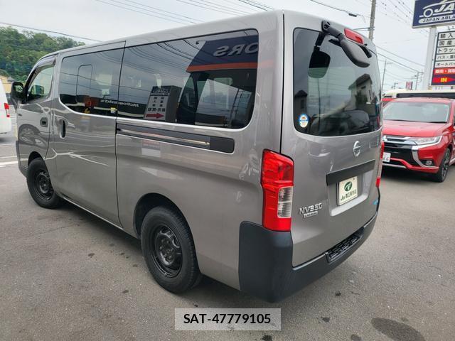 Nissan NV350 Caravan 2016-05 8053617-1