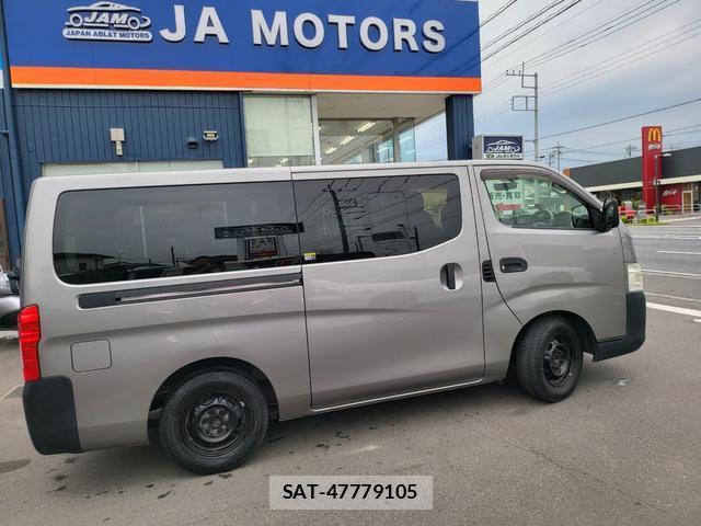 Nissan NV350 Caravan 2016-05 8053617-18