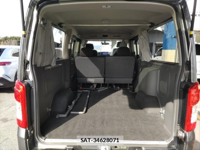 Nissan NV350 Caravan 2019-02 8008537-3