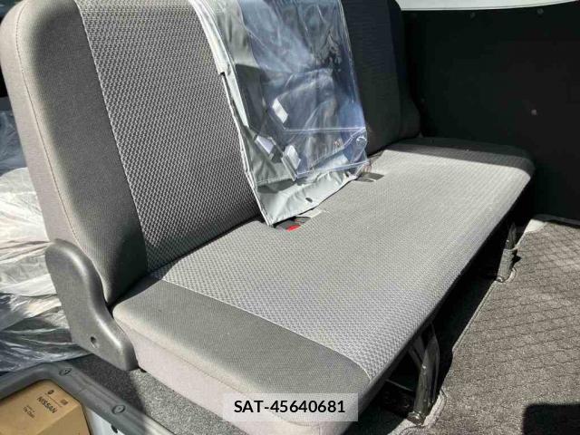 Nissan NV350 Caravan 2021-05 8055176-6