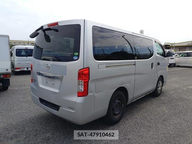 Nissan NV350 Caravan 2013-06 8055247-2