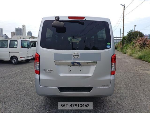 Nissan NV350 Caravan 2013-06 8055247-3
