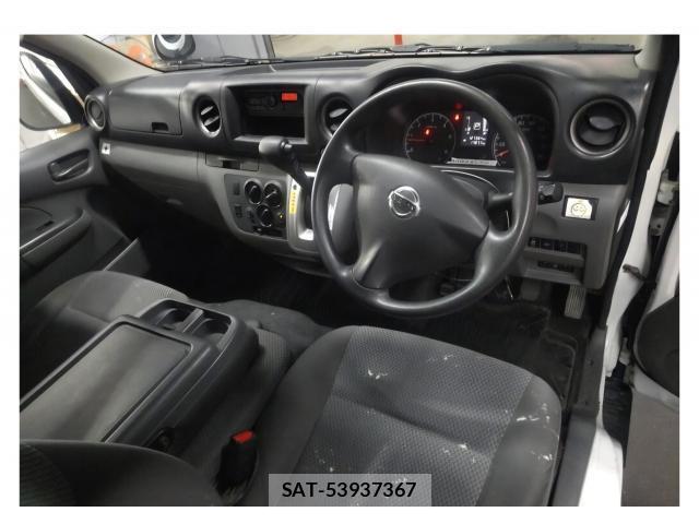 Nissan NV350 Caravan 2020-03 8055346-2