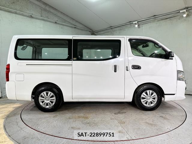 Nissan NV350 Caravan 2019-05 8055799-12