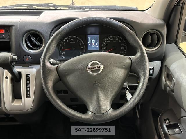Nissan NV350 Caravan 2019-05 8055799-4