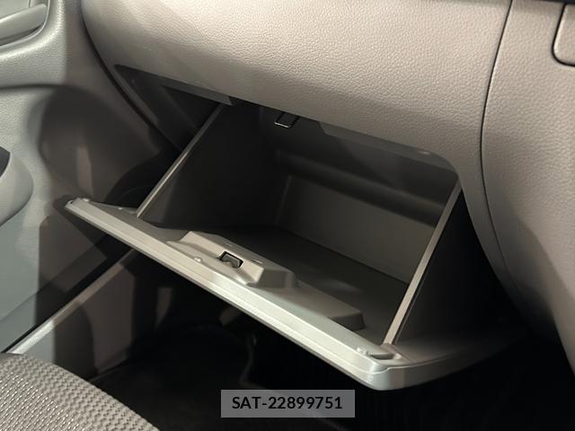 Nissan NV350 Caravan 2019-05 8055799-6