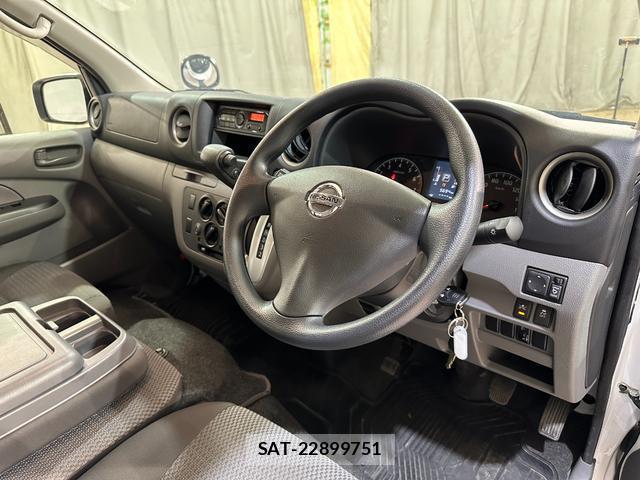 Nissan NV350 Caravan 2019-05 8055799-8