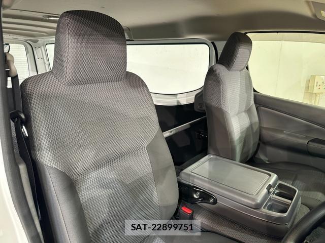 Nissan NV350 Caravan 2019-05 8055799-9