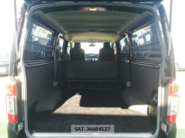 Nissan NV350 Caravan 2014-04 8056043-11