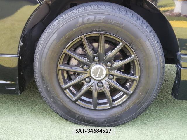 Nissan NV350 Caravan 2014-04 8056043-13
